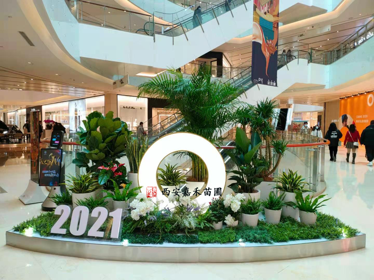 西安商場綠植租賃+商場美陳，多元化商場裝飾風